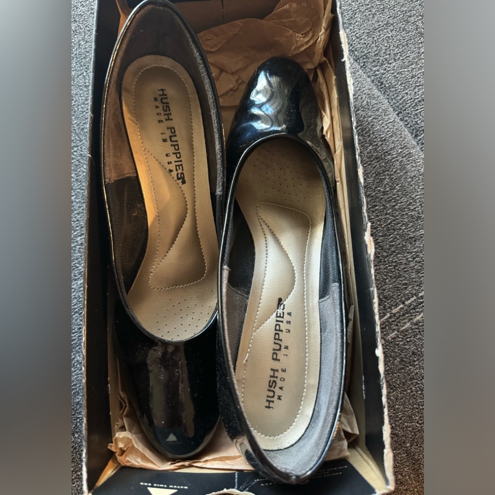 Hush puppies Black patent leather Shoes